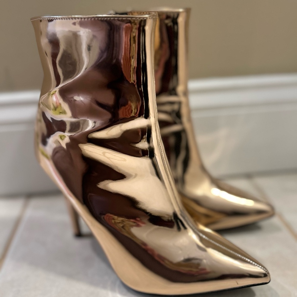 Anne Michelle Size 7 Ankle Boot